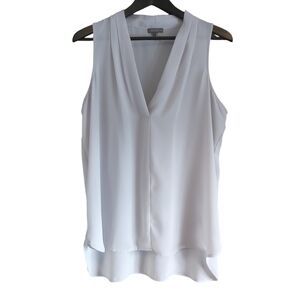 Sz L Vince Camuto sleeveless work long blouse v-neck pale grey